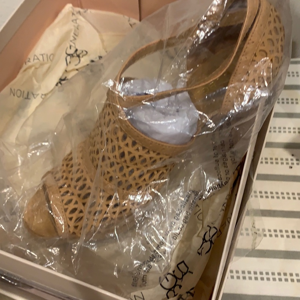 BCBG heels, toffee color, barley used.